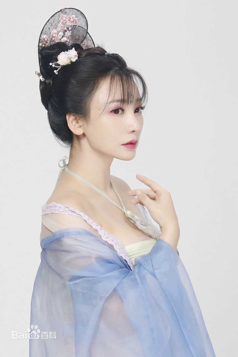 柳岩(Ada)电视剧《回明》最新剧照