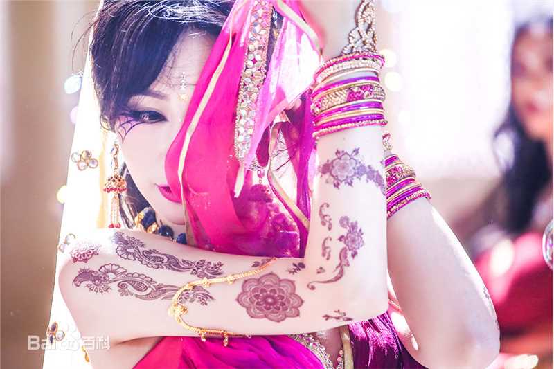 柳岩(Ada)《舞刀弄棍》剧照