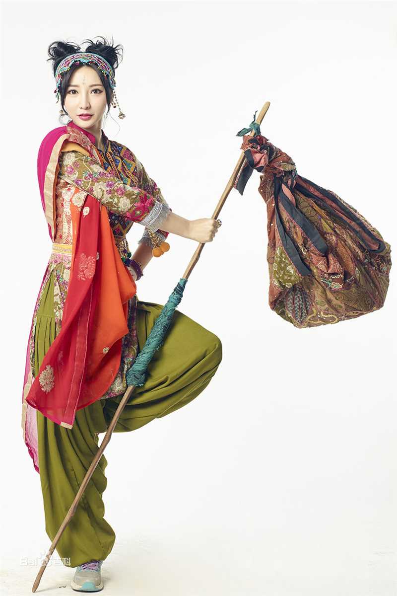 柳岩(Ada)《舞刀弄棍》剧照