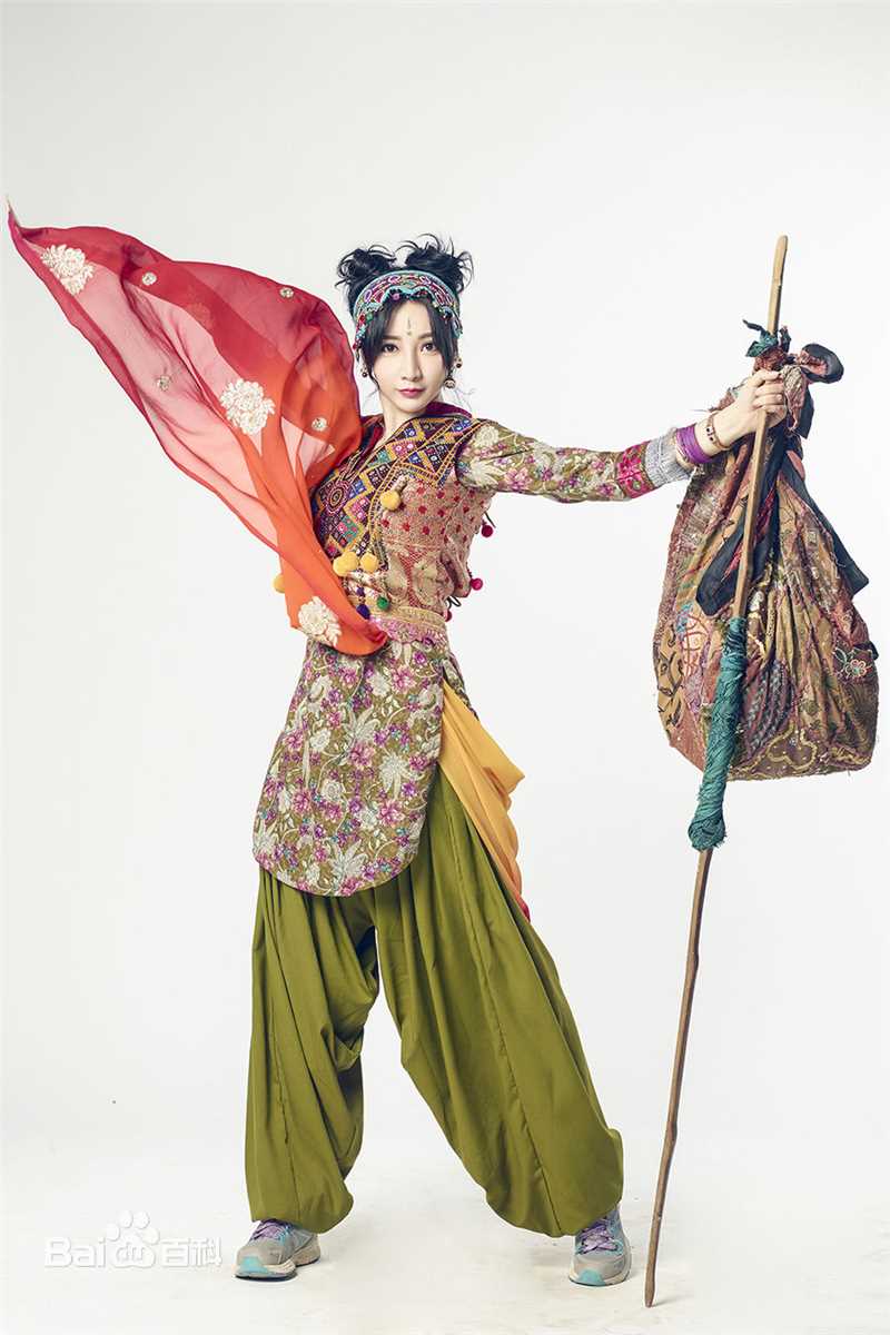 柳岩(Ada)《舞刀弄棍》剧照