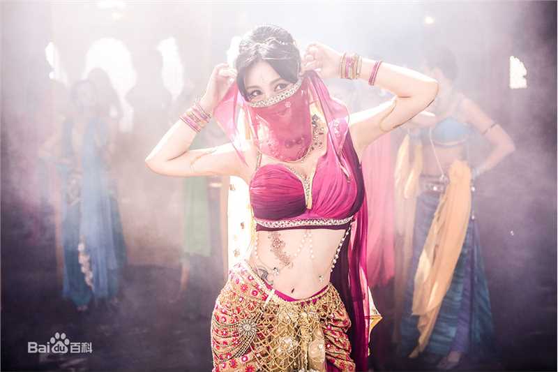 柳岩(Ada)《舞刀弄棍》剧照