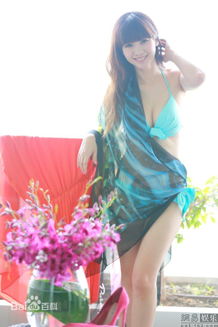 最优质柳岩(Ada)精彩图册