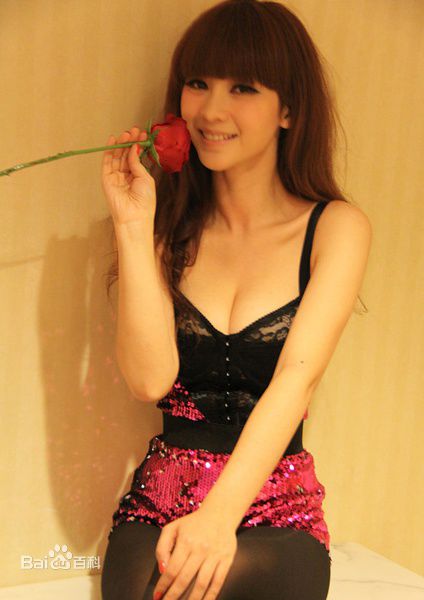 最新柳岩(Ada)精彩图册1