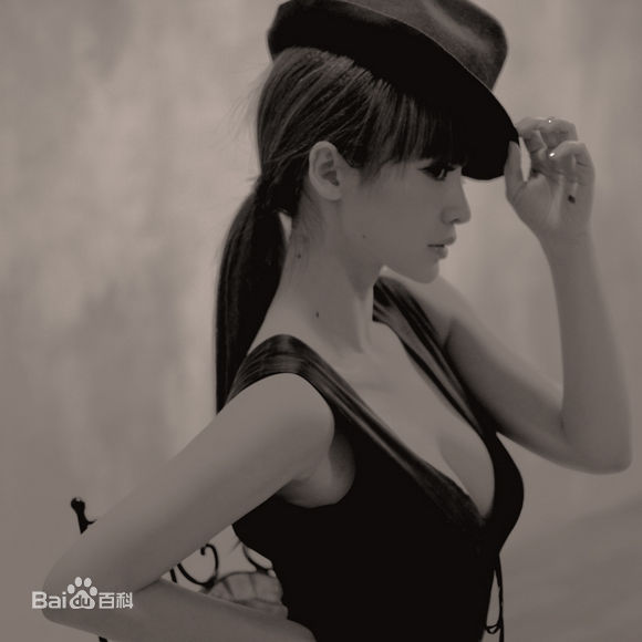 柳岩(Ada)的个人图册前后照片