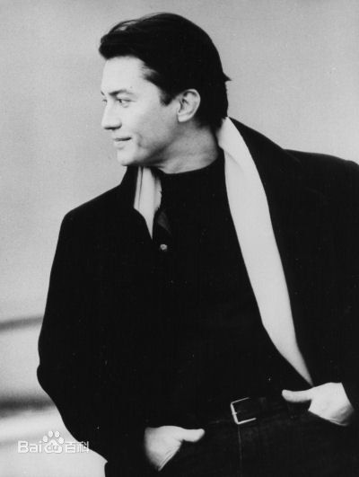 尊龙(John Lone)最新壁纸