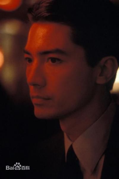 尊龙(John Lone)最新壁纸