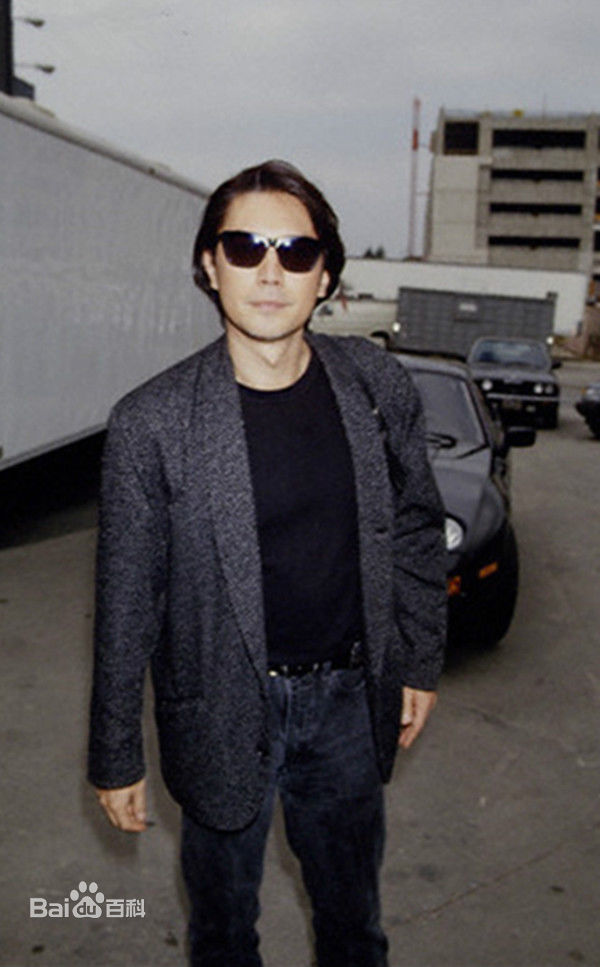 尊龙(John Lone)最新壁纸