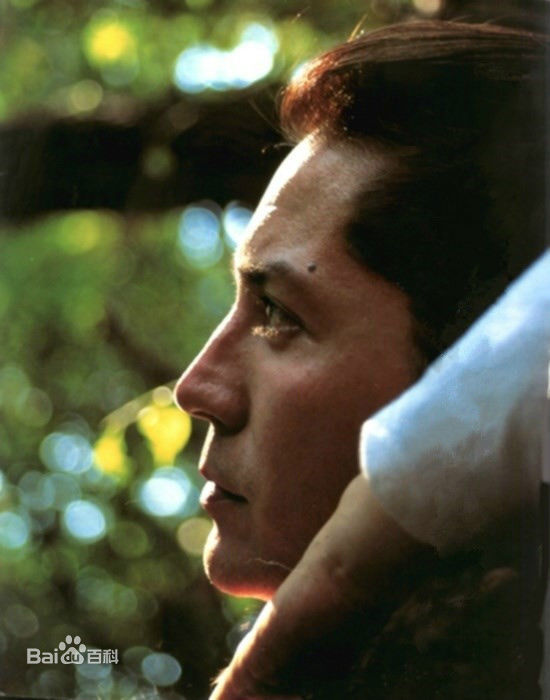 尊龙(John Lone)最新壁纸