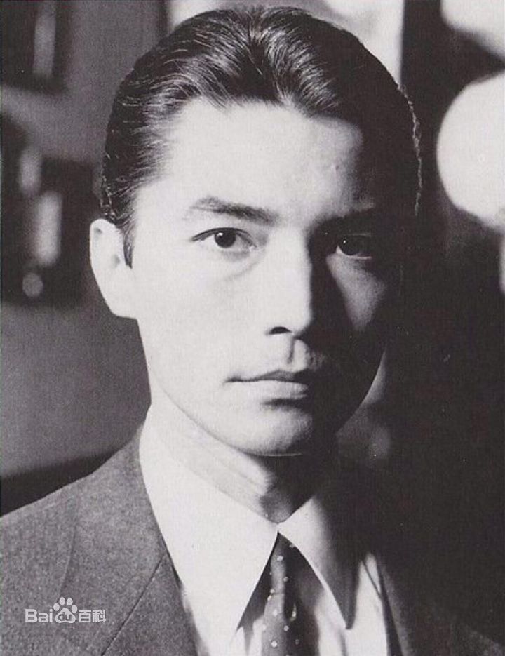 尊龙(John Lone)最新壁纸