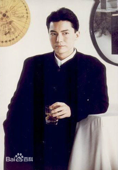 尊龙(John Lone)最新壁纸