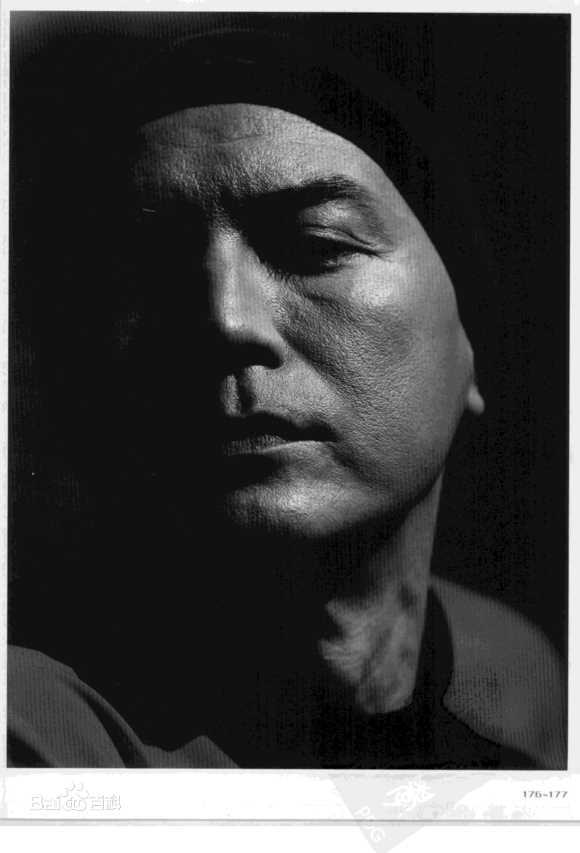 尊龙(John Lone)最新壁纸