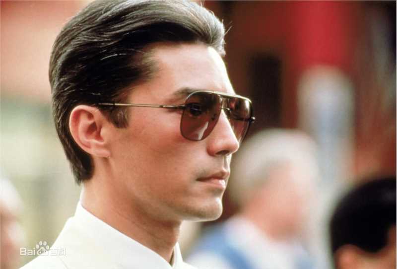 最新尊龙(John Lone)性感图片