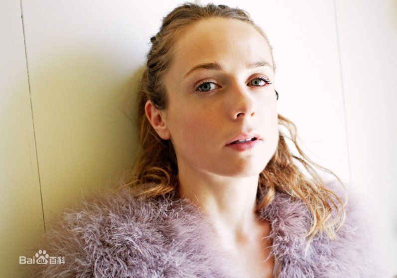 凯瑞·康顿(Kerry Condon)照片生活照