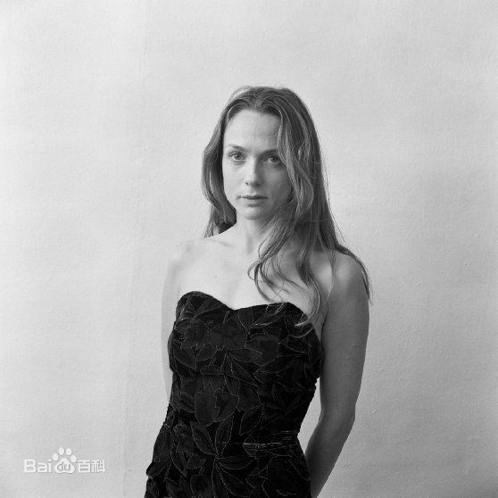 凯瑞·康顿(Kerry Condon)照片生活照