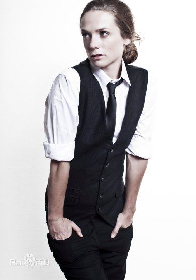 凯瑞·康顿(Kerry Condon)照片生活照