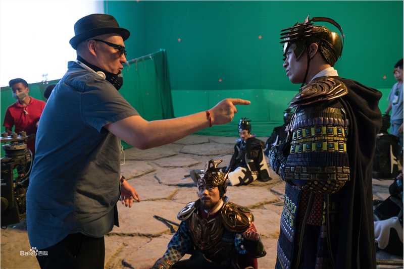 最新许安(Koan Hui)在《封神传奇》现场工作照中的壁纸