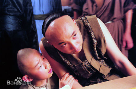 徐峥(Xú Zhēng)李卫当官生活照