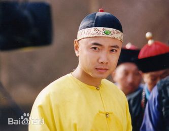 徐峥(Xú Zhēng)李卫当官生活照