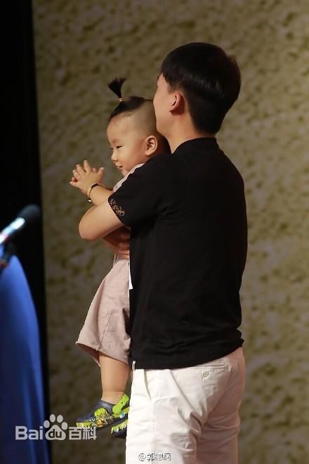 郭德纲(Degang Guo)的儿子们图片图集