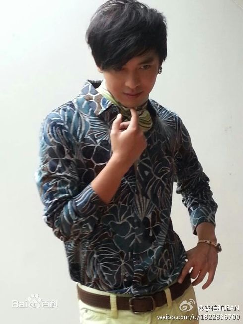 最新李佳航(Jean Lee)在电影《我为相亲狂》 饰 赵帅中的图集