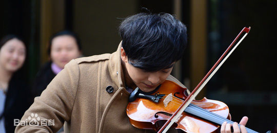 最新李佳航(Jean Lee)在电影《我为相亲狂》 饰 赵帅中的图集