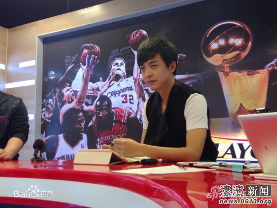 李佳航(Jean Lee)解说篮球比赛壁纸壁纸