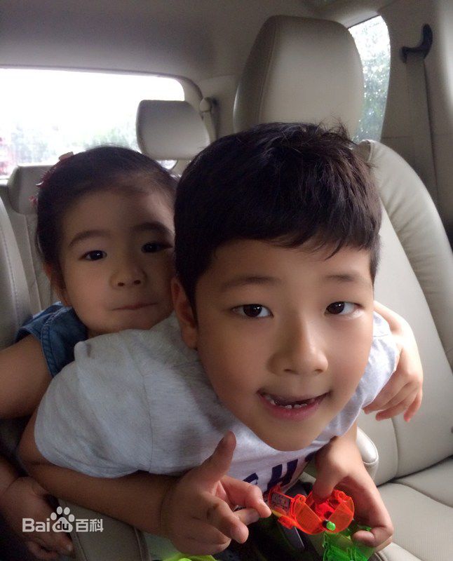 郭涛一家人前后照片