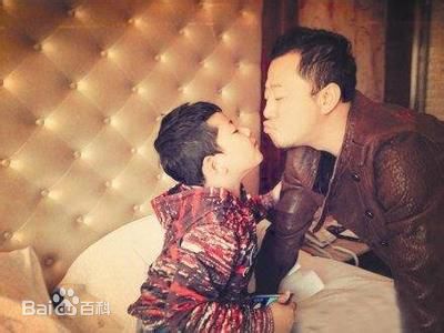 郭涛一家人前后照片