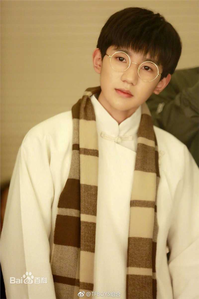 王源(Roy)主持节目壁纸壁纸