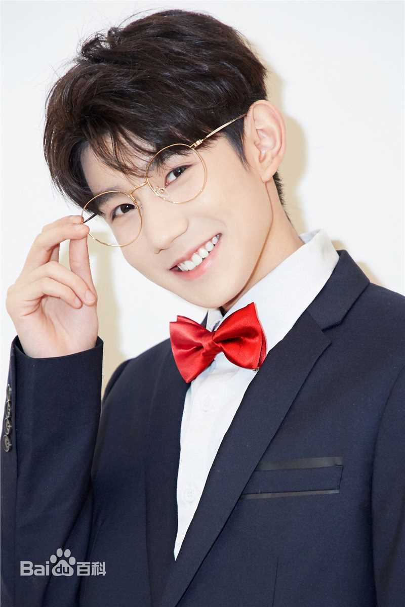 王源(Roy)主持节目壁纸壁纸