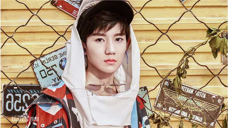 王源(Roy)代言图片图册