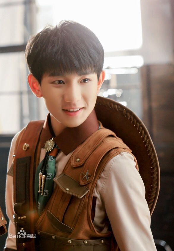 王源(Roy)代言图片图册