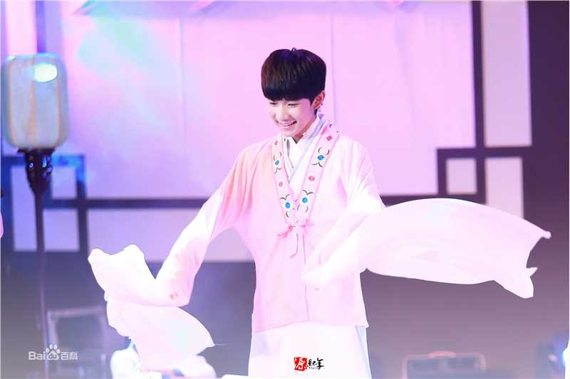 王源(Roy)活动素颜照相册