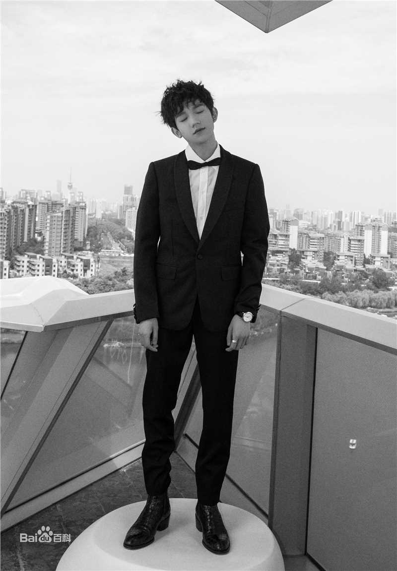 王源(Roy)活动素颜照相册