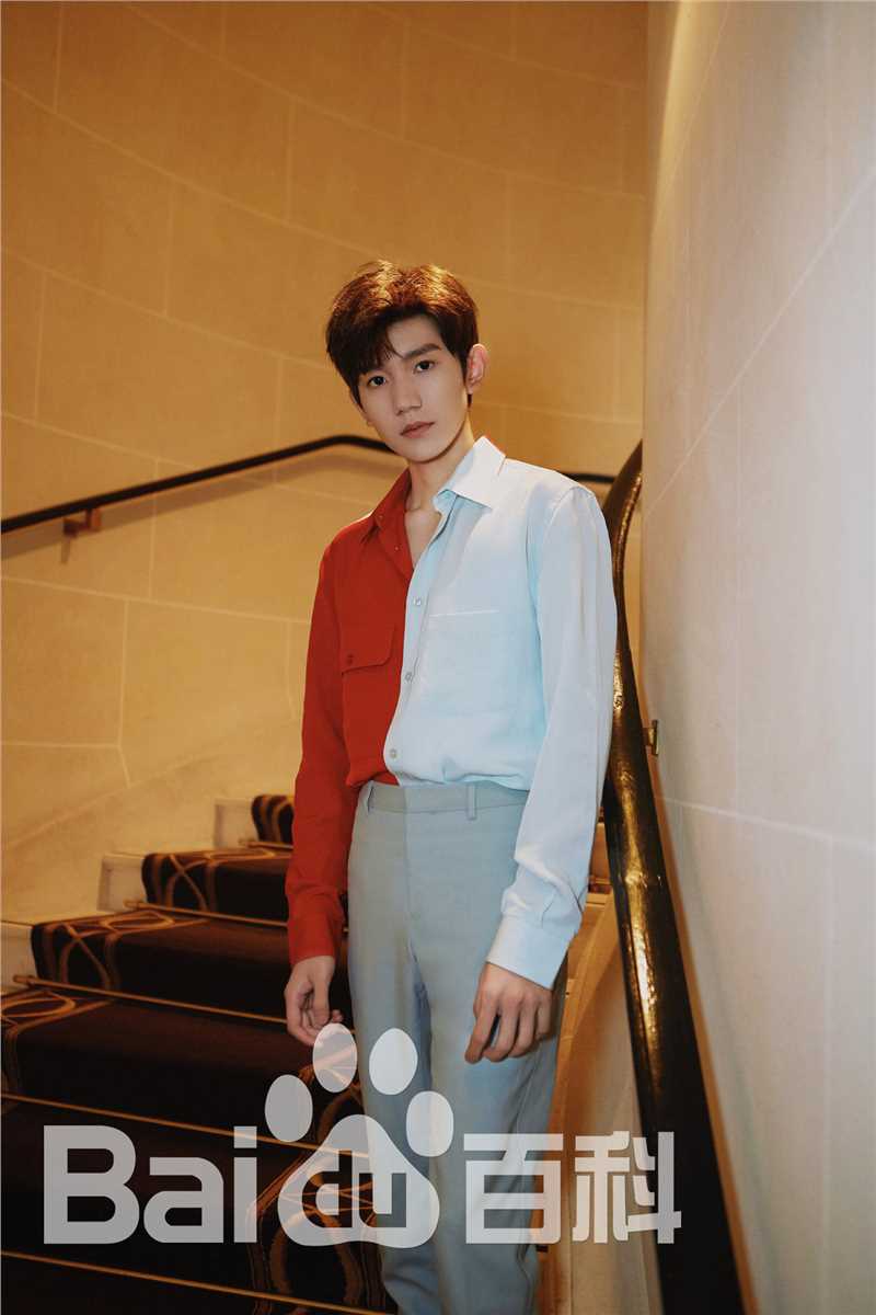 王源(Roy)活动素颜照相册