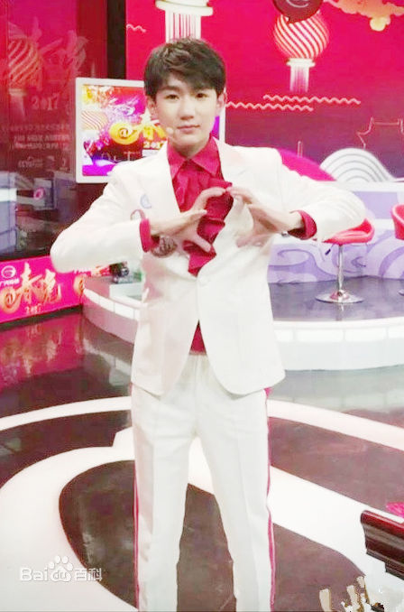 王源(Roy)综艺节目性感图片图集