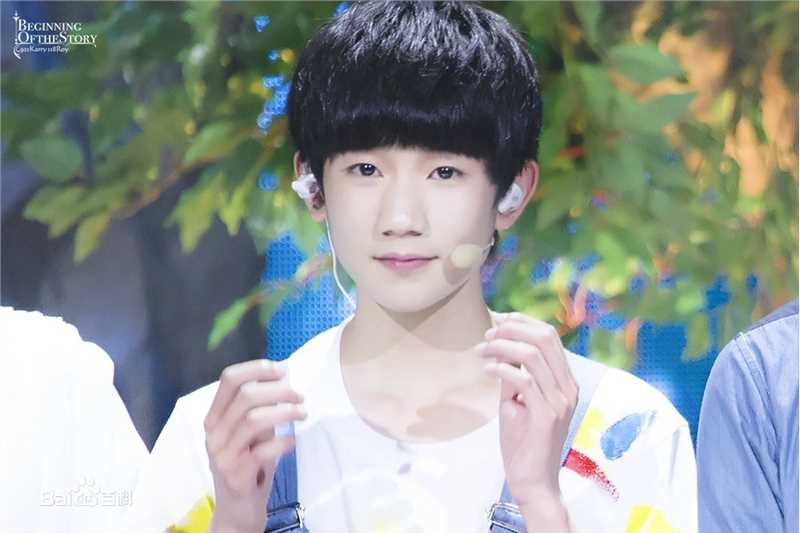 王源(Roy)综艺节目性感图片图集