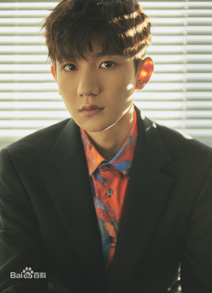 王源(Roy)综艺节目性感图片图集