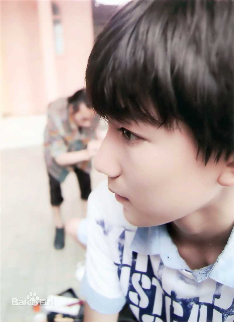 王源(Roy)MV性感图片图集