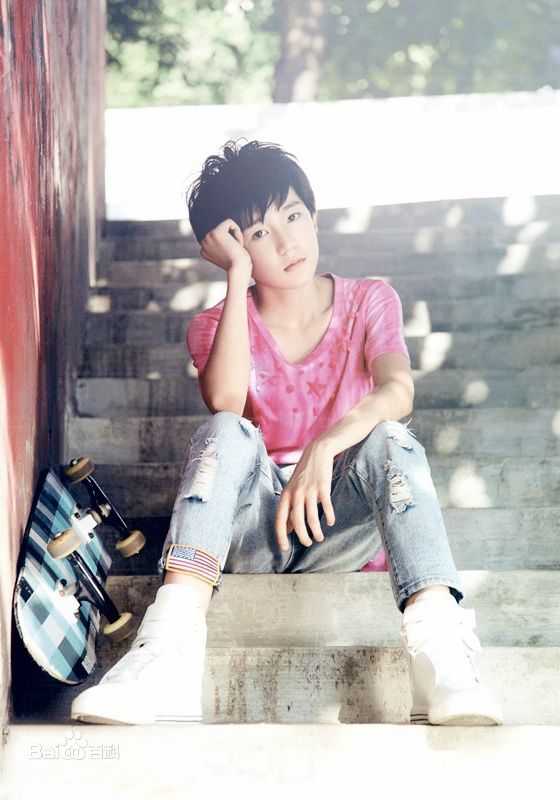 王源(Roy)MV性感图片图集