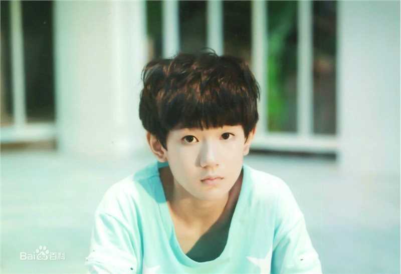 王源(Roy)MV性感图片图集