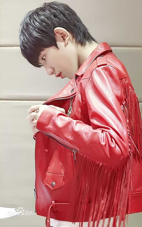 王源(Roy)MV性感图片图集