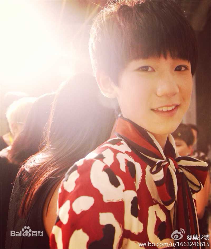 王源(Roy)MV性感图片图集