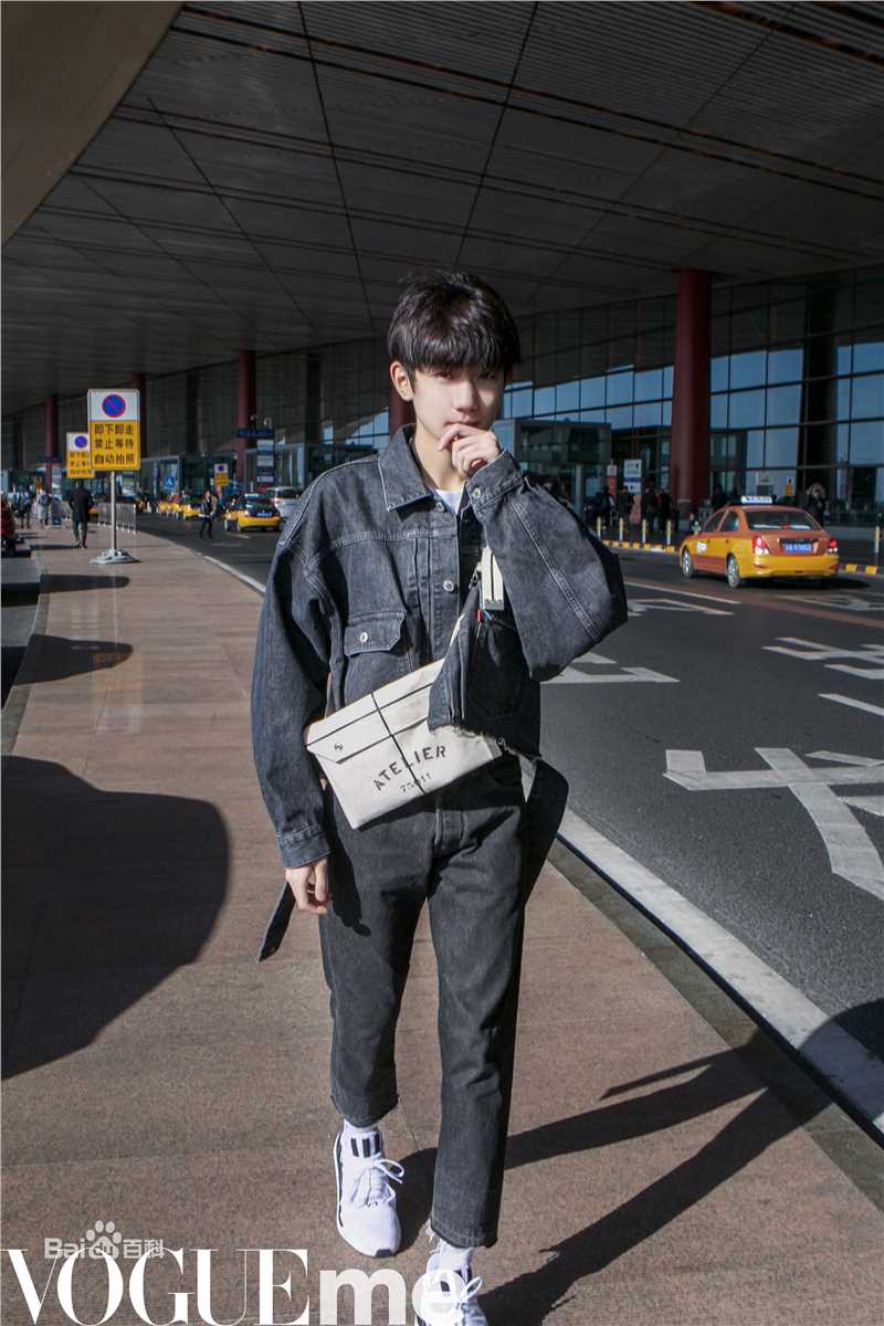 王源(Roy)时尚街拍壁纸壁纸