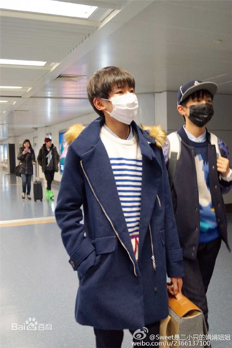 王源(Roy)时尚街拍壁纸壁纸