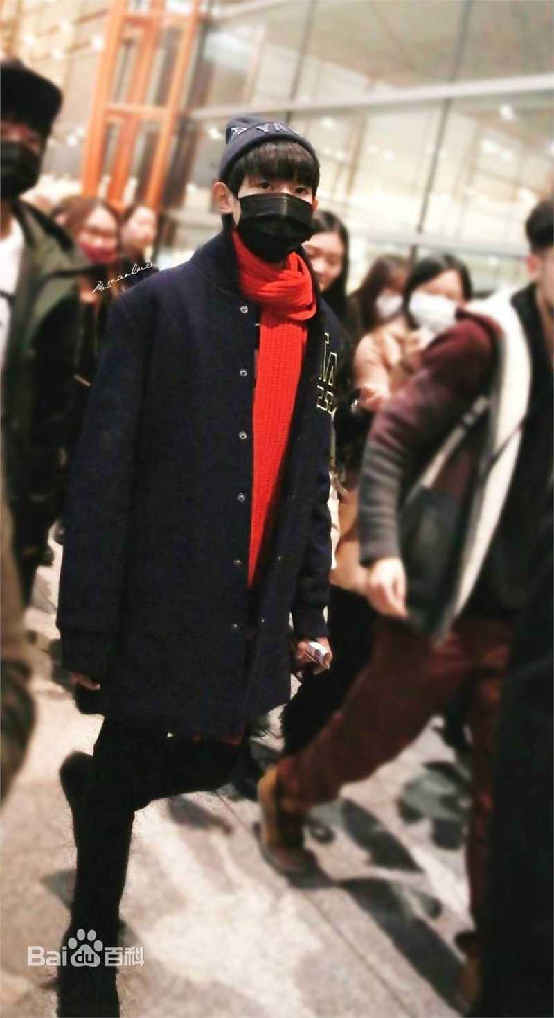 王源(Roy)时尚街拍壁纸壁纸