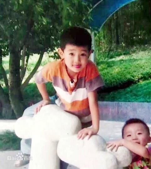 王源(Roy)小时候素颜照相册