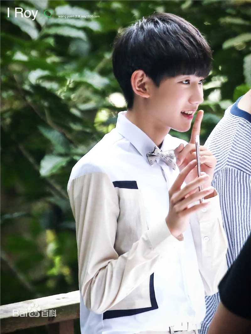 王源(Roy)代言OPPO R9素颜照相册