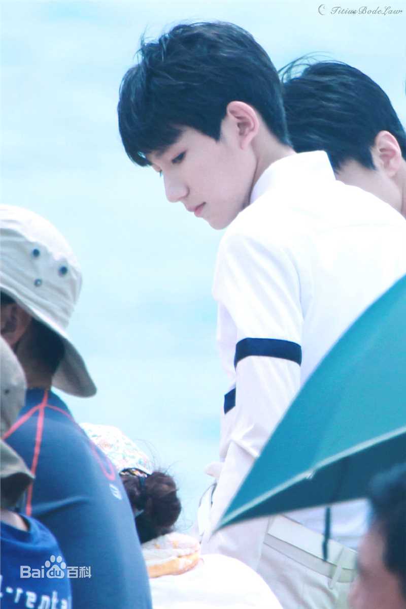 王源(Roy)代言OPPO R9素颜照相册