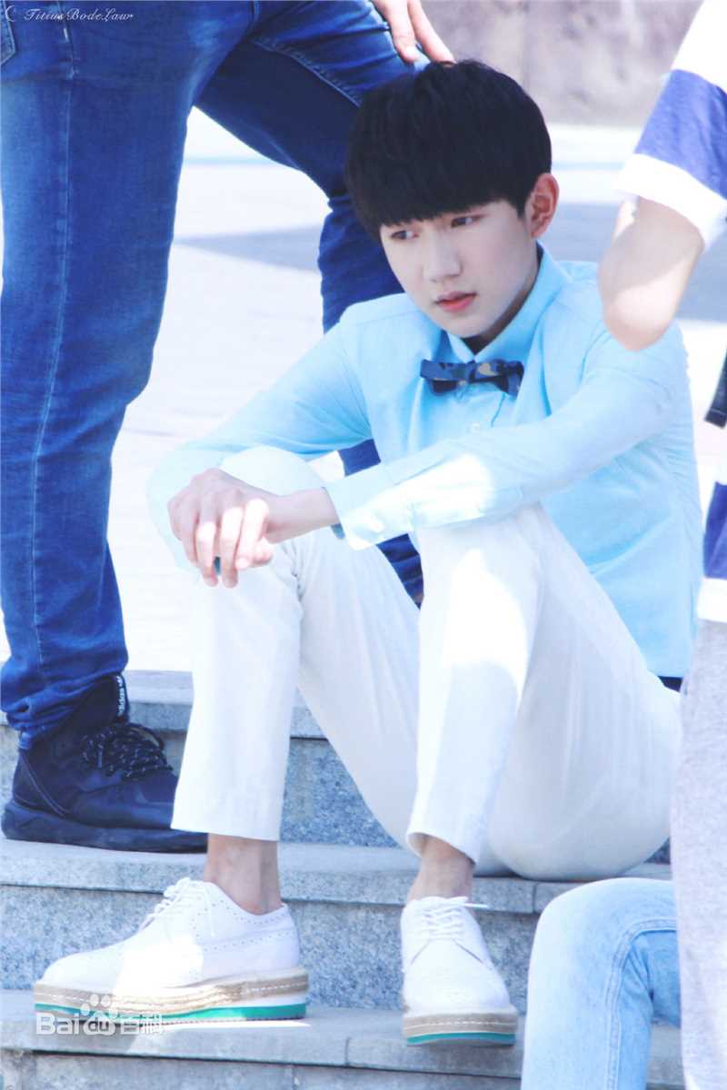 王源(Roy)代言OPPO R9素颜照相册